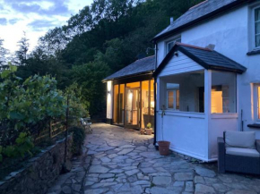 Roses Cottage and Studio